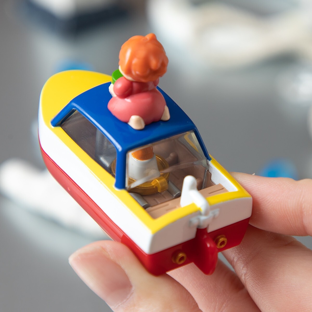 Takara Tomy Studio Ghibli Ponyo on the Cliff - Ship. Tomica. White