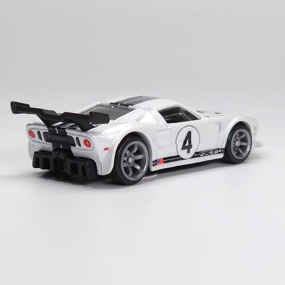 Hot Wheels Ford GT. Premium. White race