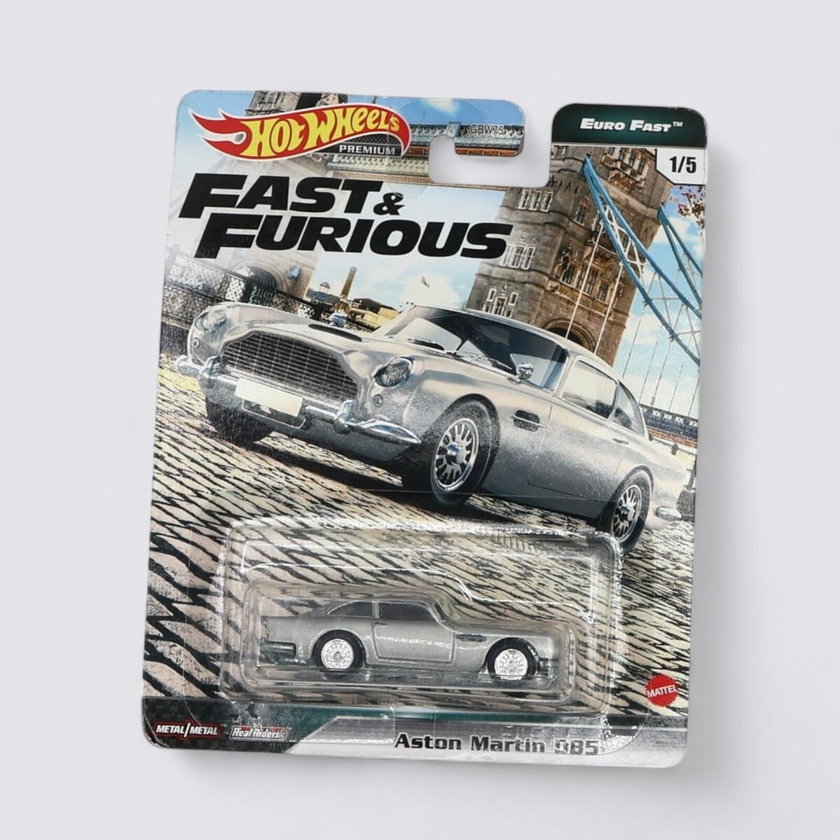 Hot Wheels Aston Martin DB5. Premium. Silver