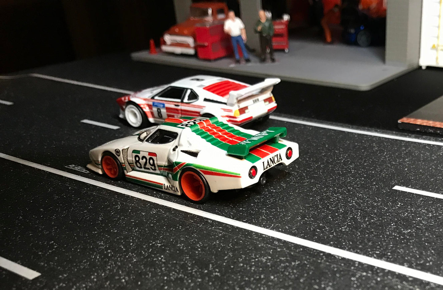 Hot Wheels BMW Lancia. Premium 2-pack. White race