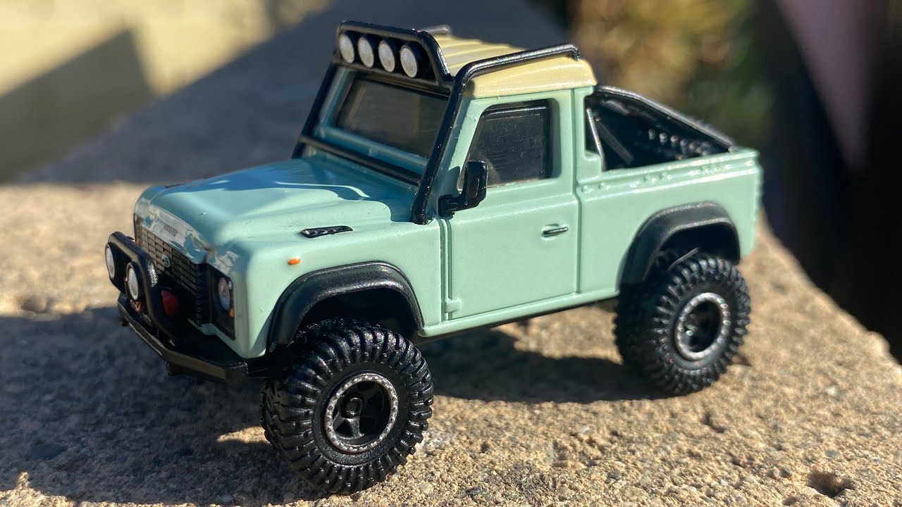 Hot Wheels Land Rover Defender. Elite. Green